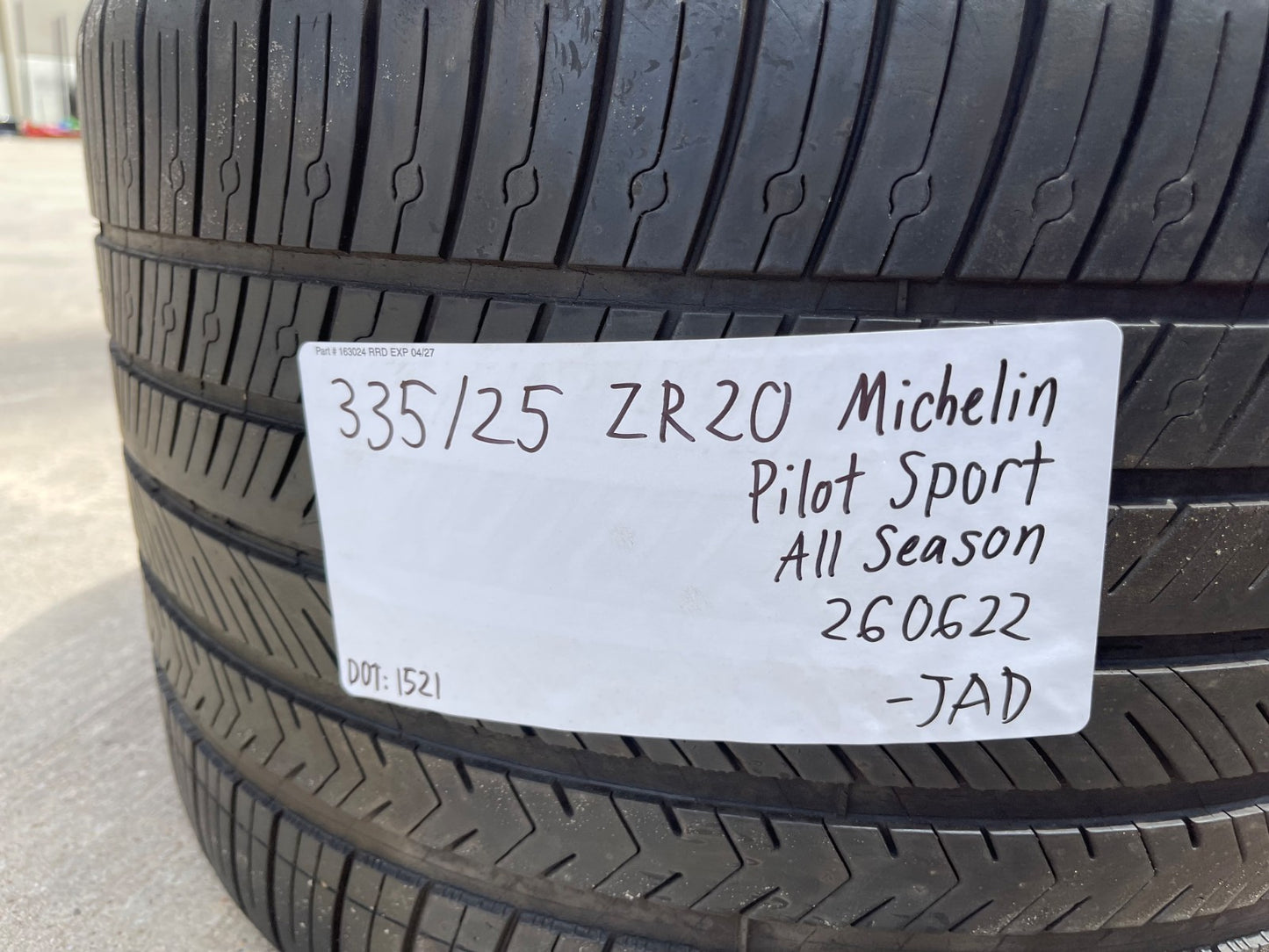 (1) 335/25/20 Michelin Pilot A/S All Season 4 ZP 99Y 335/25R20 tire