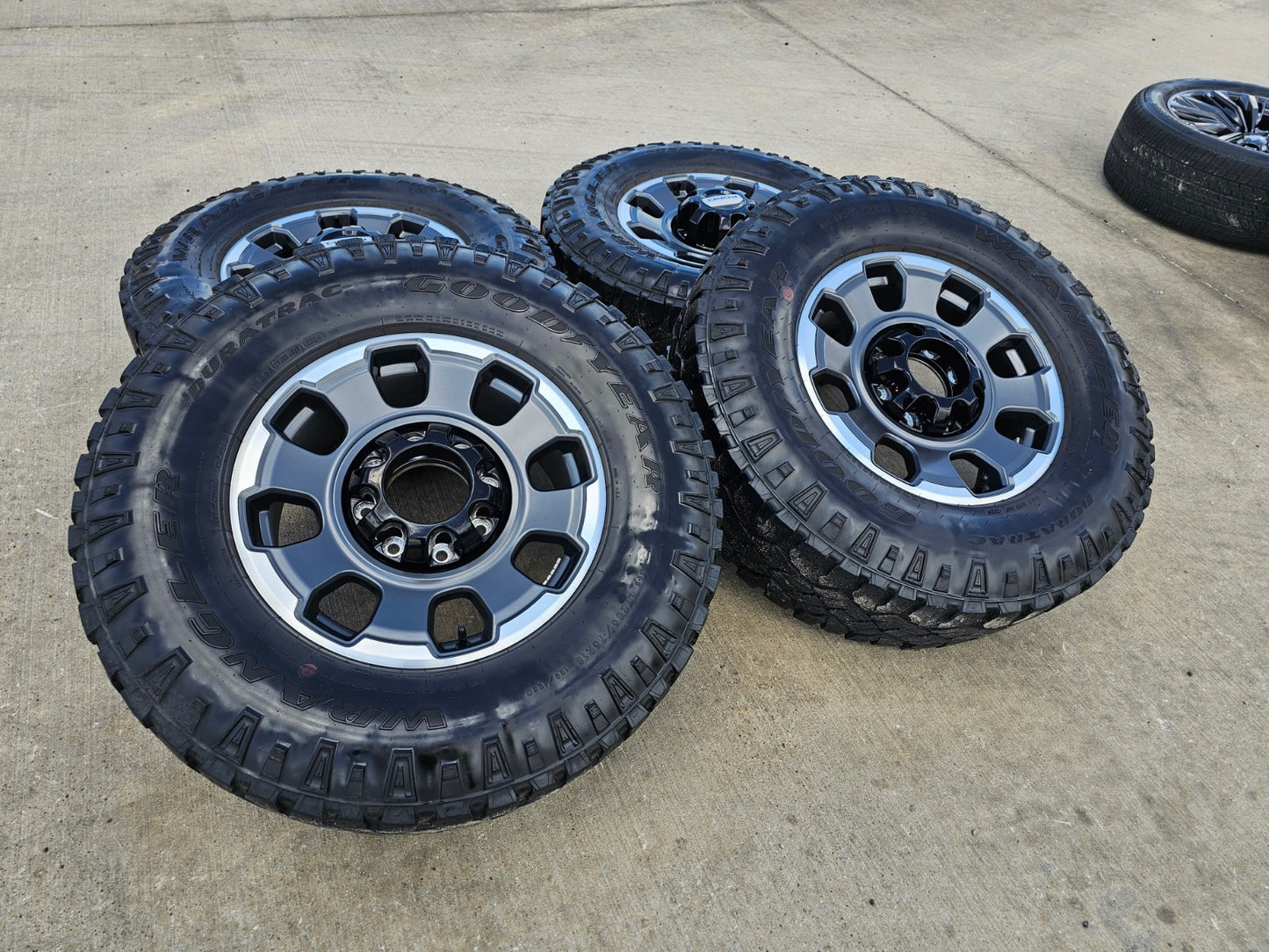 18" Ford F-250 F-350 OEM TREMOR rims wheels 10482 tires SET DURATRAC R/T 35"