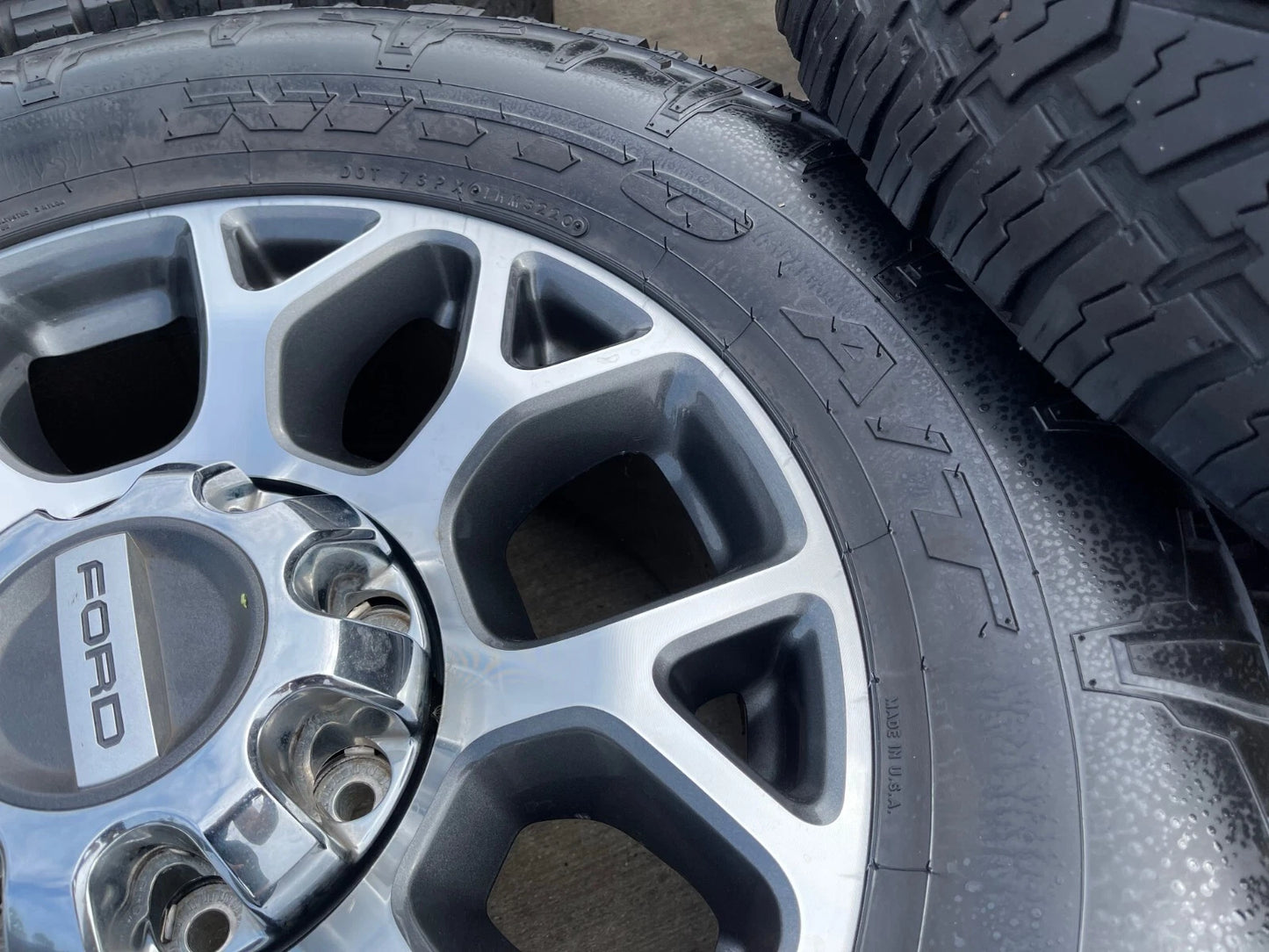20" Ford F-250 F-350 OEM Lariat wheels rims 10292 tires NITTO 35"