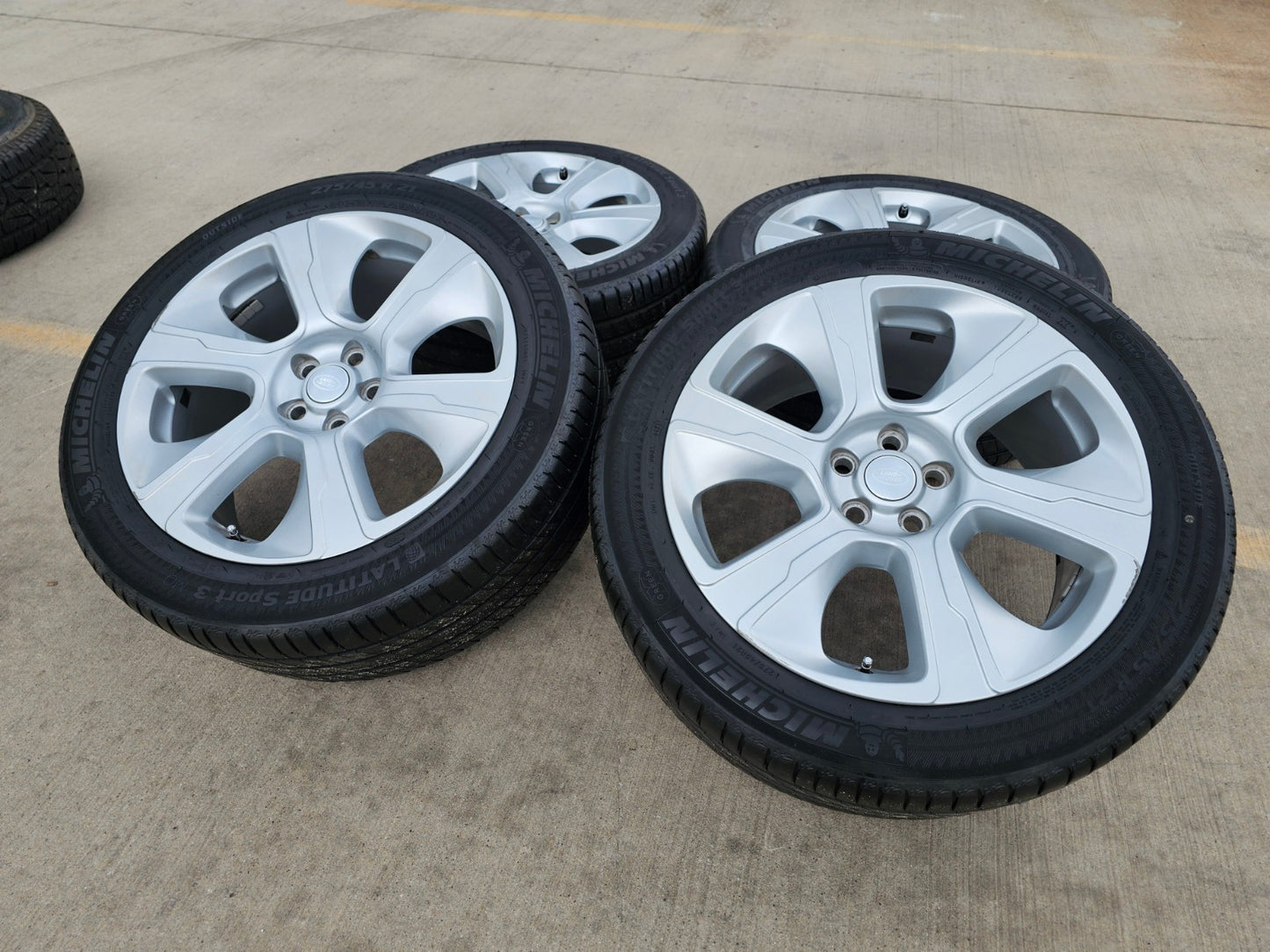 21" Land Rover Autobiography OEM 72318 72319 Range wheels rims MICHELIN