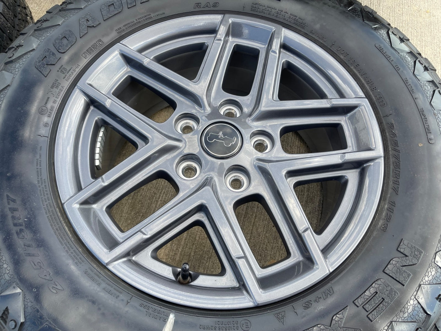 17" Jeep Wrangler Rubicon OEM wheels rims 9324 Gladiator SET