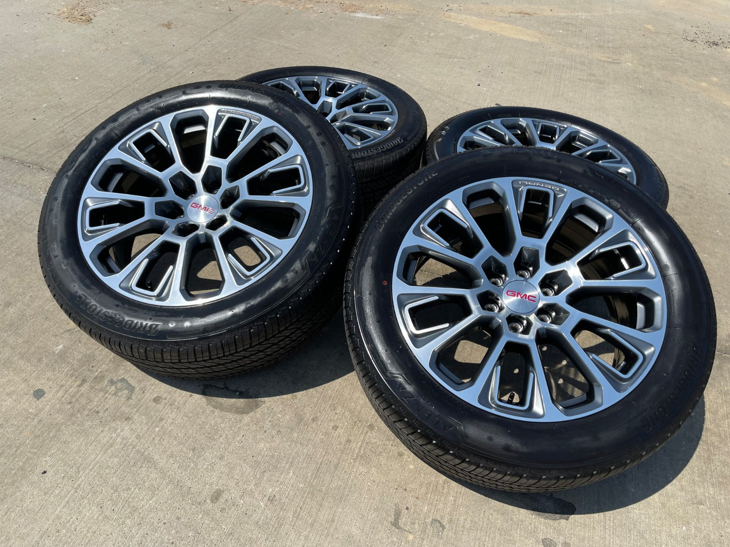 22" GMC Yukon Sierra DENALI OEM wheels rims Tahoe 2025 2026 2027 BRIDGESTONE NEW