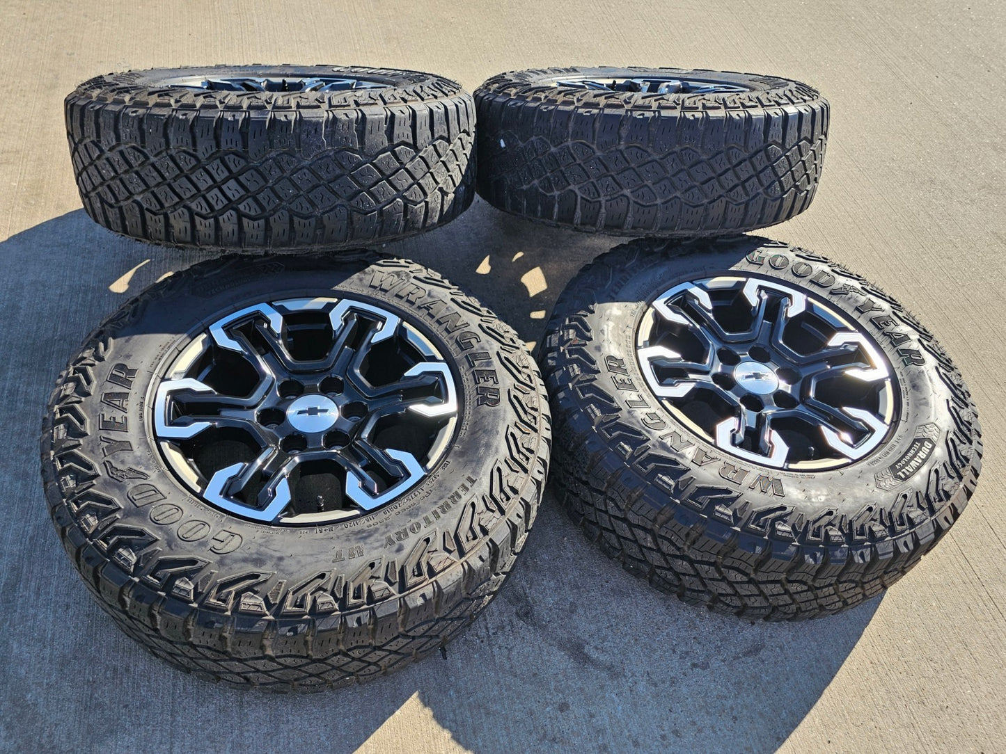 18" Chevy Silverado ZR2 Tahoe TRAIL BOSS Sierra OEM 95415 wheels rims GOODYEAR