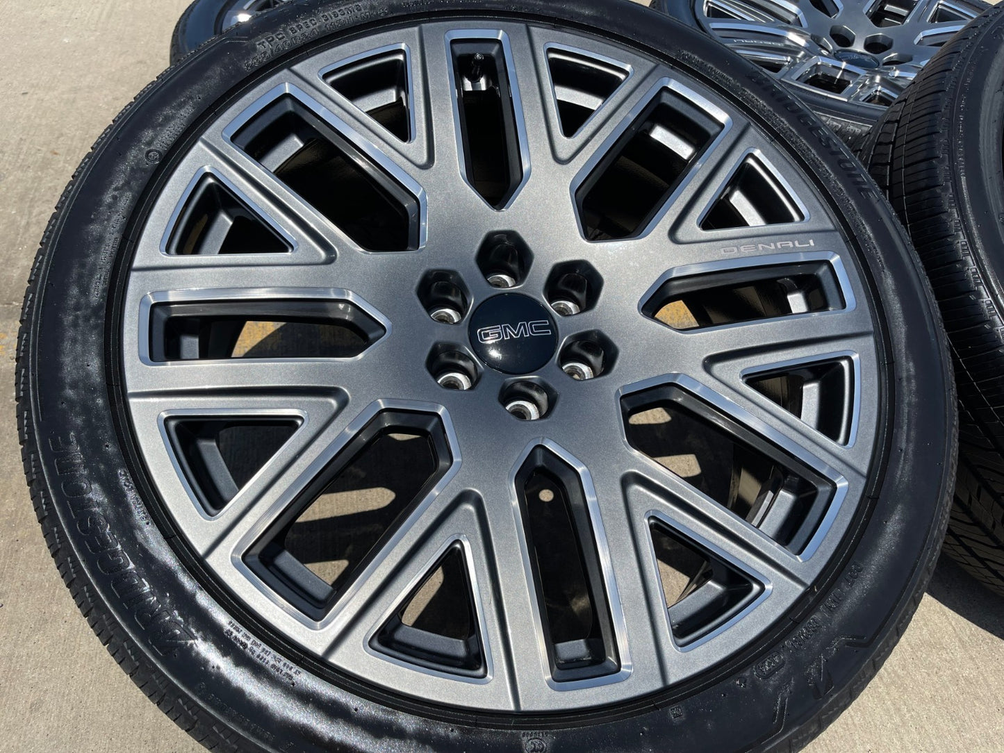 24" GMC Yukon Sierra DENALI OEM wheels rims SET 2025 2026 2027 DISCOUNTED