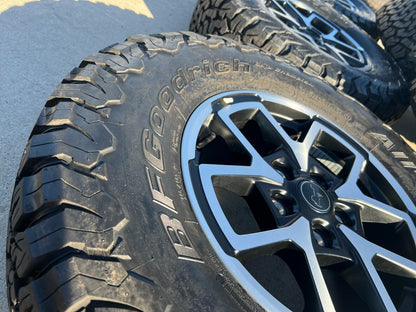 17" Jeep Wrangler Rubicon OEM wheels rims Gladiator tires BFG 33" NEW