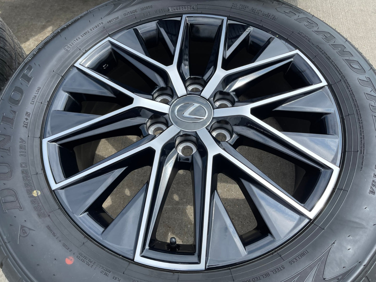 20" Toyota Land Cruiser Tundra OEM wheels rims 10545 GX550 LX600 DUNLOP NEW