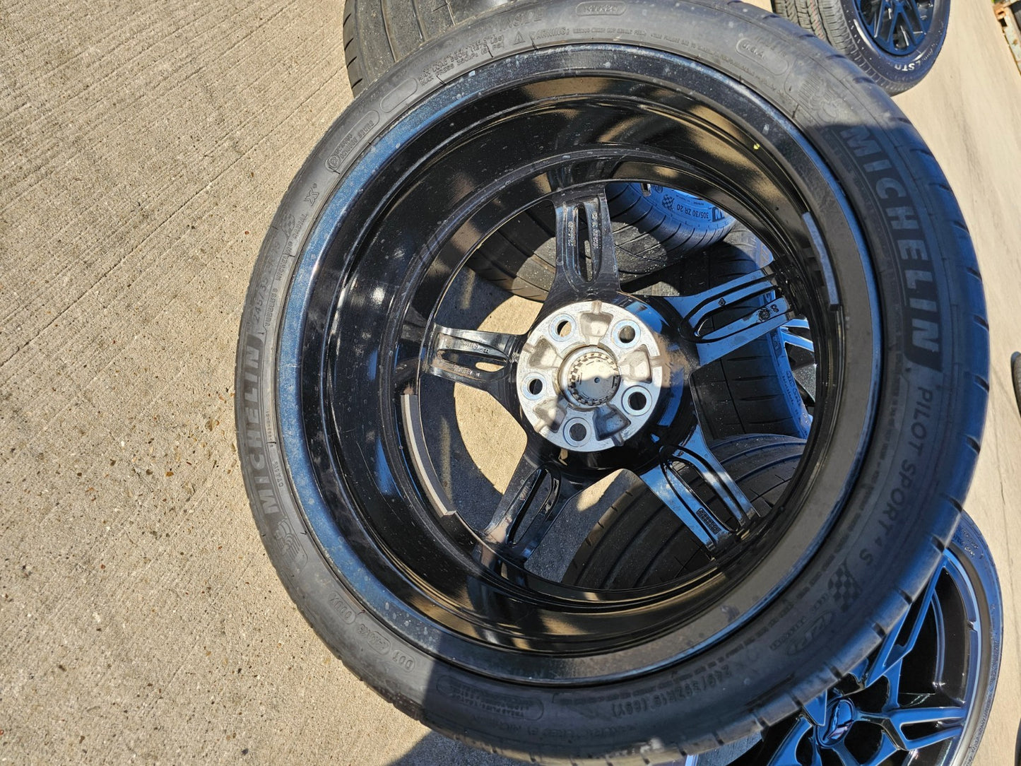 19" + 20" Chevy Corvette C8 OEM 14007 14008 wheels rims MICHELIN