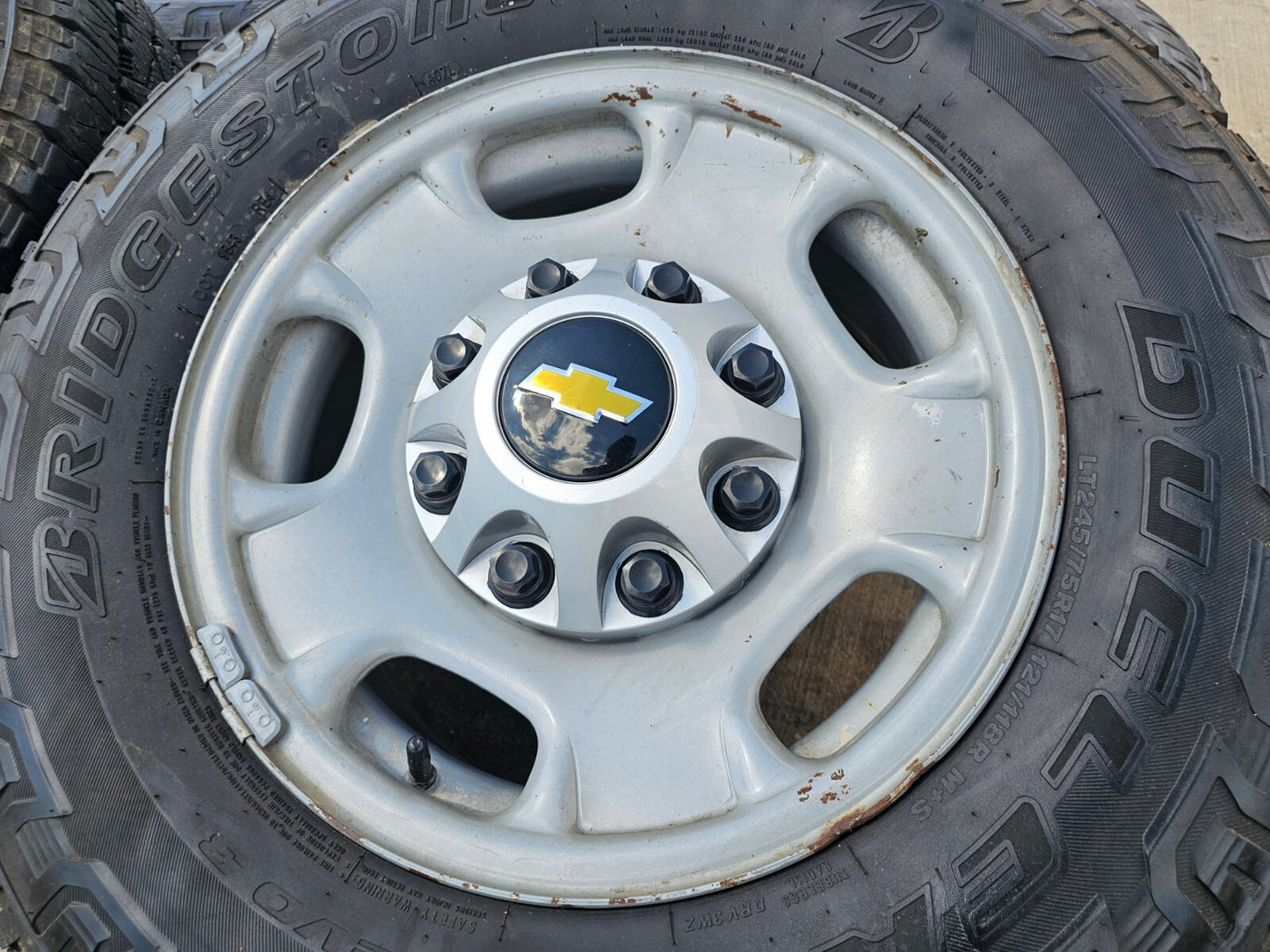 17" Chevy Silverado GMC Sierra 2500 OEM 8095 wheels rims DUELER Revo 3 A/T