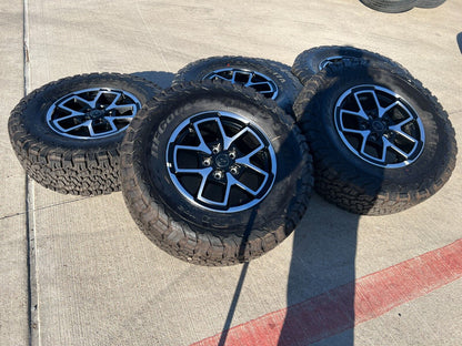 17" Jeep Wrangler Rubicon OEM wheels rims Gladiator tires BFG 33" NEW