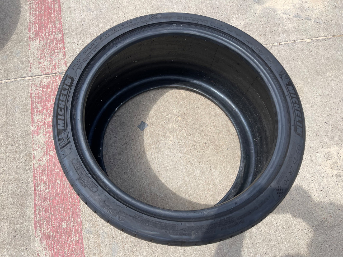 (1) 335/25/20 Michelin Pilot A/S All Season 4 ZP 99Y 335/25R20 tire