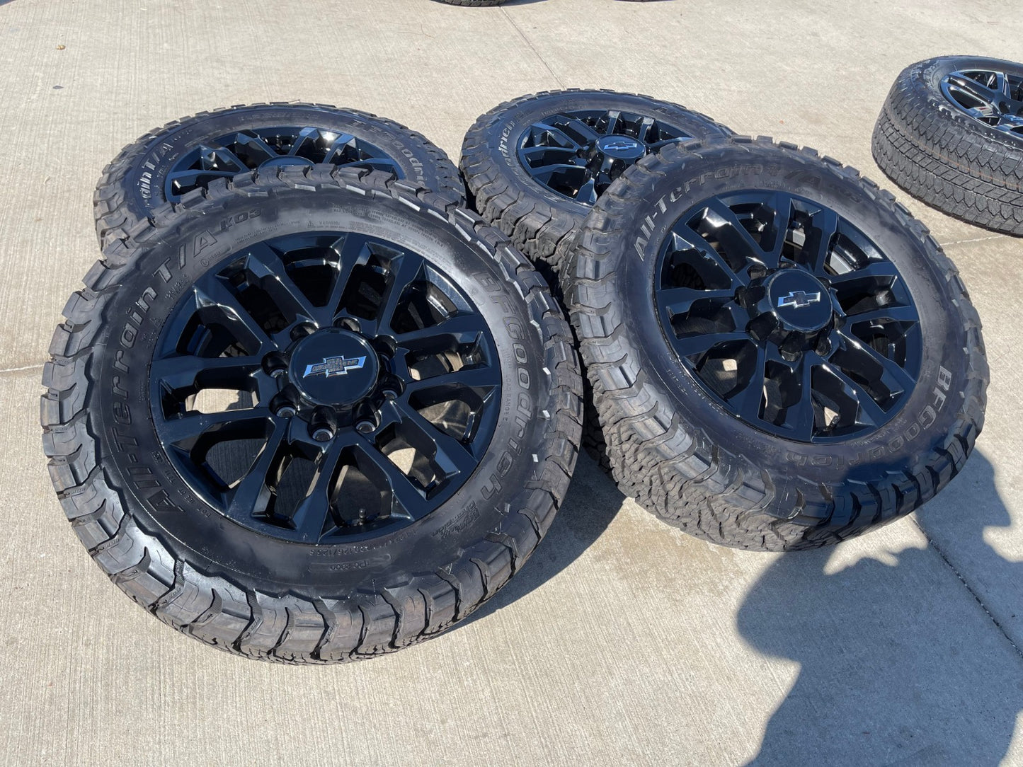 20" Chevy Silverado Trail Boss GMC AT4 2500 OEM 94030 wheels rims BFG KO3