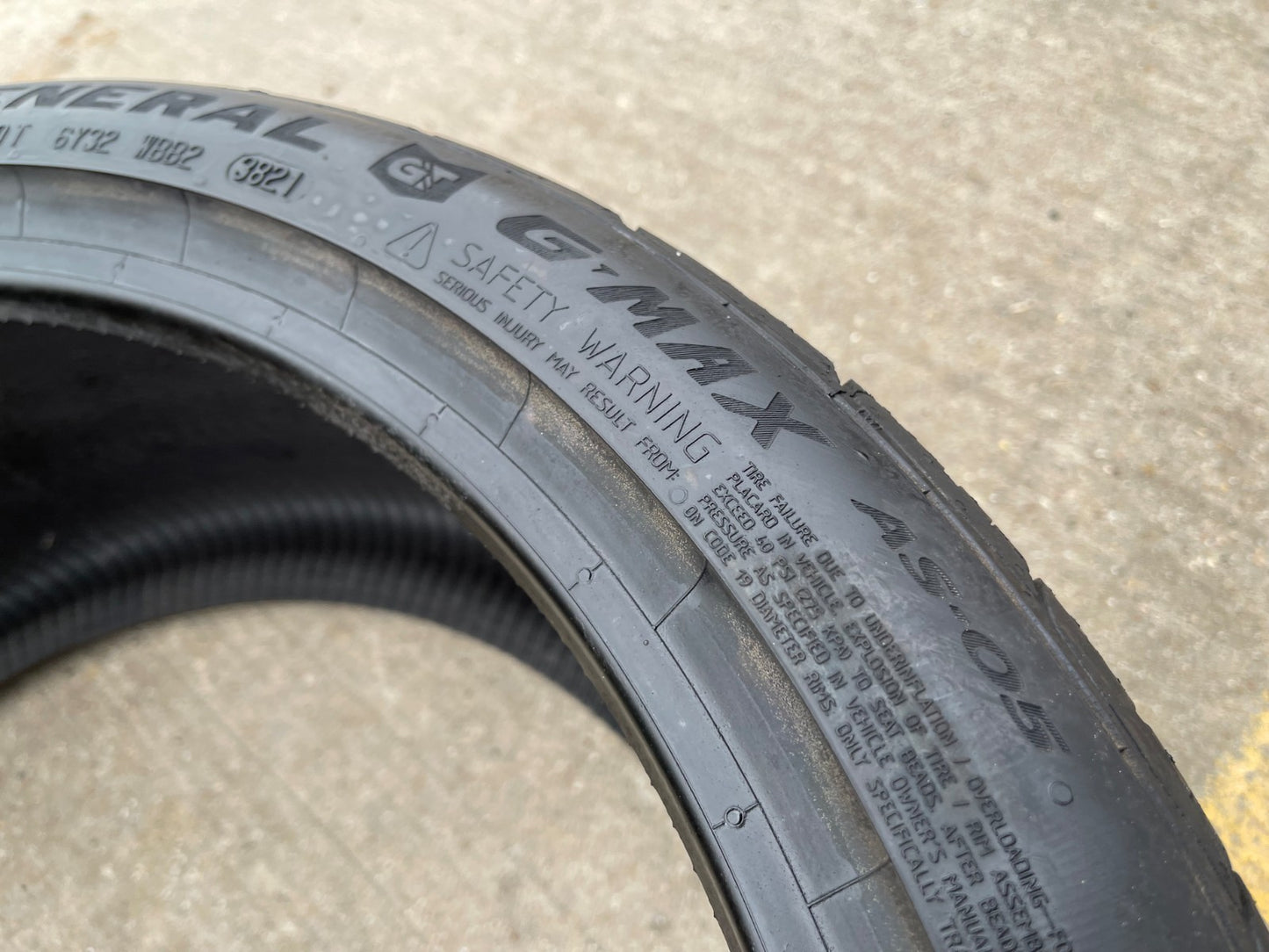 (1) 255/35/19 General G-Max A/S-05 tire 255/35/19 96W NEW
