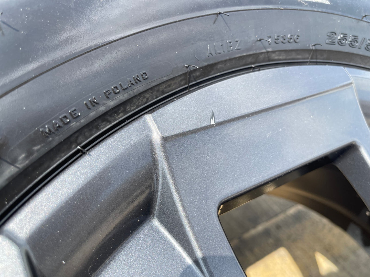 19" Kia Telluride Sorento OEM wheels rims 95983 tires Carnival BRIDGESTONE SET