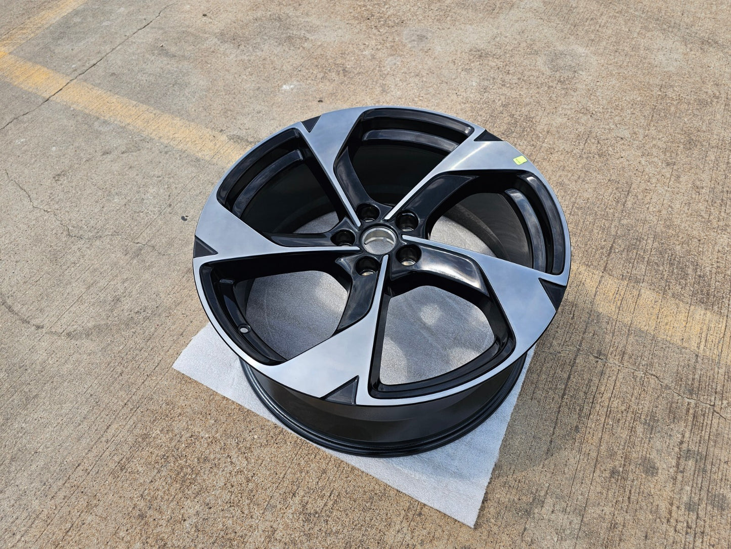 22" 22x9.5 Lucid Gravity OEM Grand Touring wheel rim 5x120 2024 2025 2026 FRONT