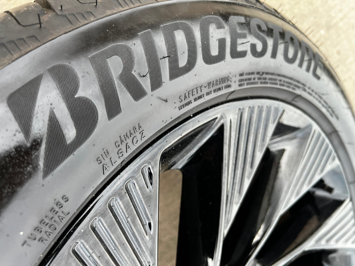 22" Lincoln Navigator OEM 10665 rims wheels BLACK LABEL 2026 2027 BRIDGESTONE