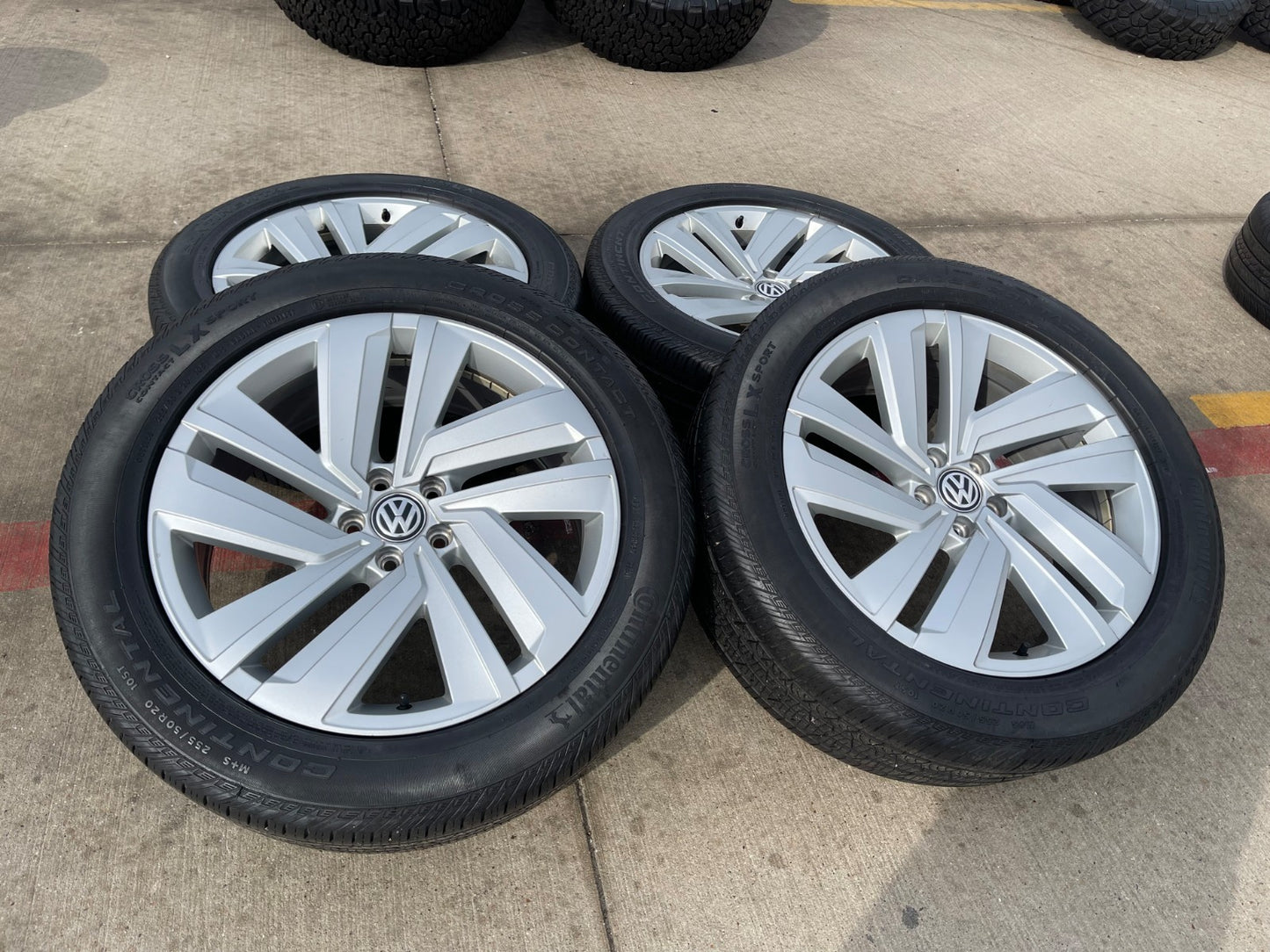20" VW Atlas OEM wheels rims tires 70076 Audi Q7 Q8 2020 2021 2022 2023 2024