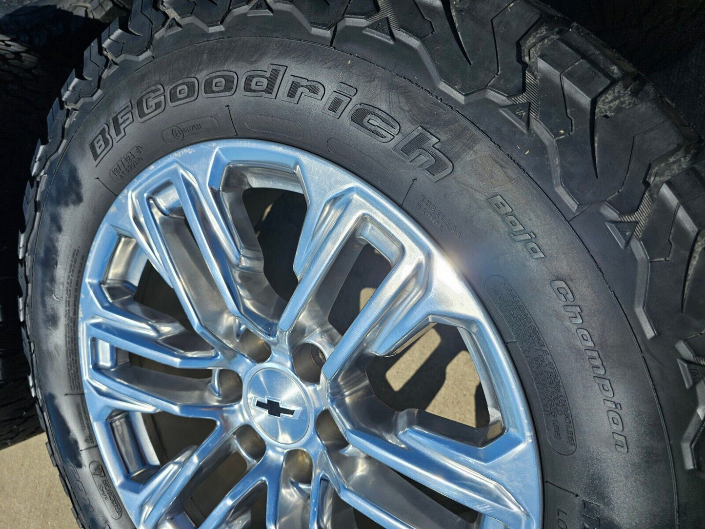 20" Chevy Tahoe Silverado GMC Yukon Sierra OEM 2120 14024 wheels rims BFG