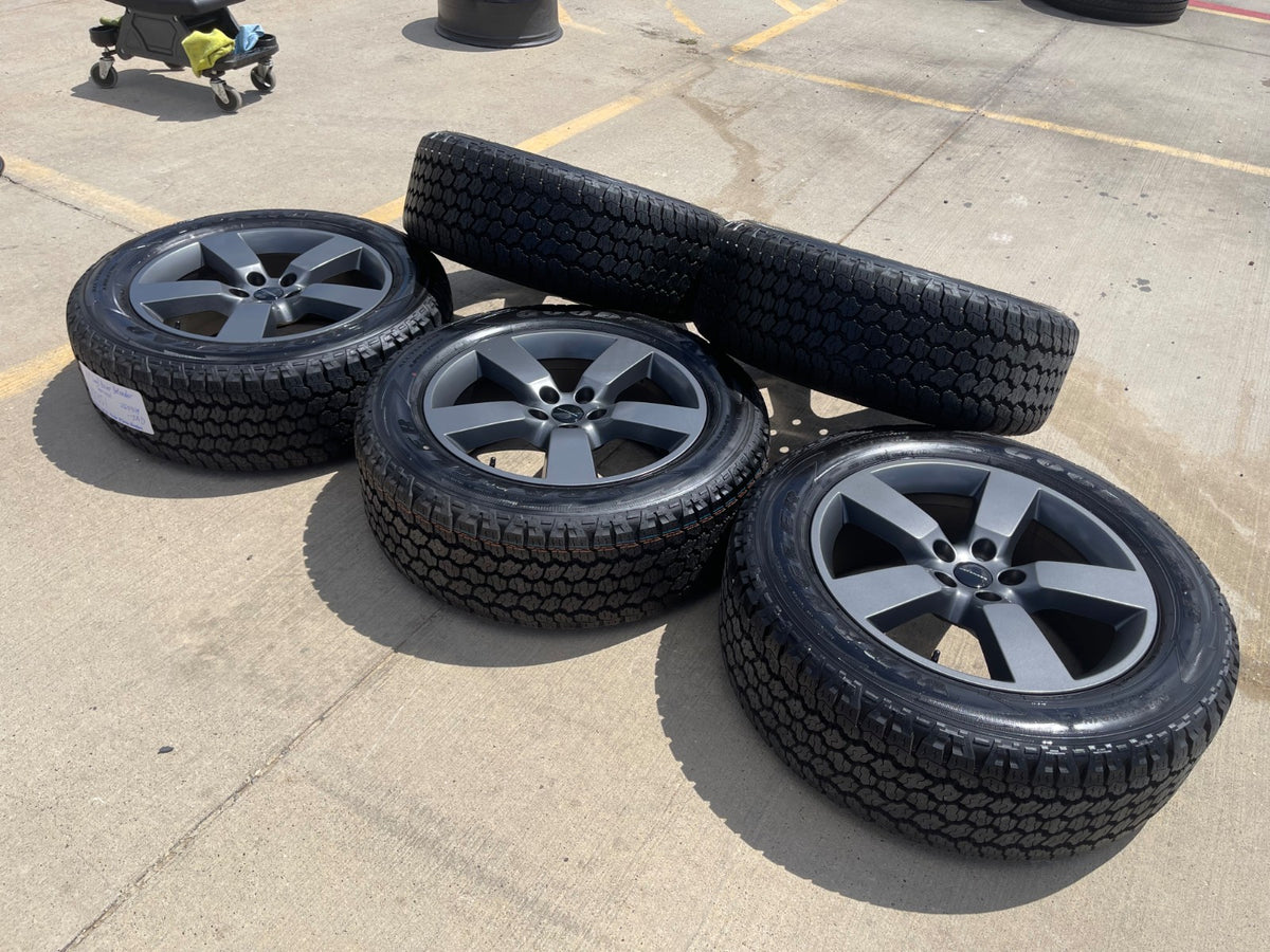 20" Land Rover Defender OEM 72351 wheels rims Range 2025 2026 2027 SET NEW