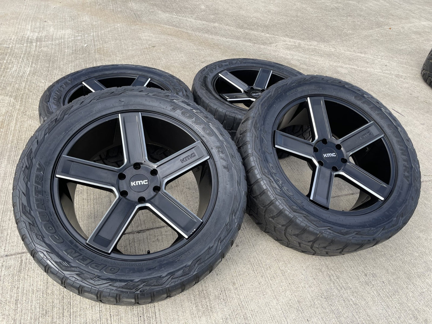 22x9 22" KMC Duece KM702 Chevy Silverado RAM wheels rims 6x139 6x5.5 tires TOYO