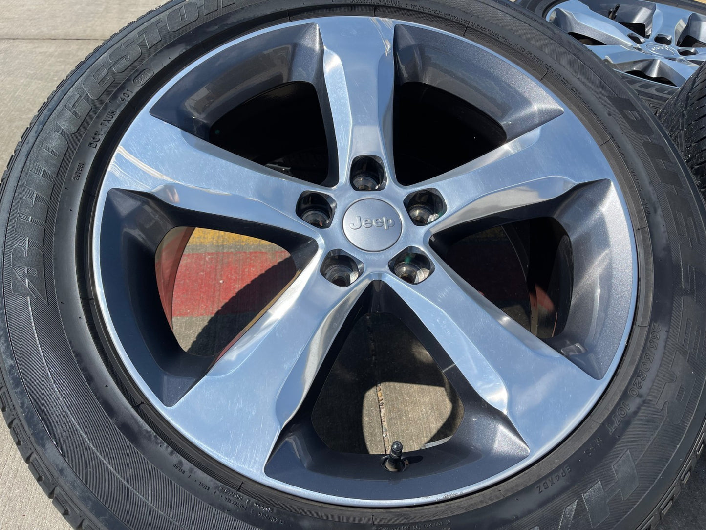 20" Jeep Grand Cherokee L OEM wheels rims 9287 95199 tires DISCOUNTED
