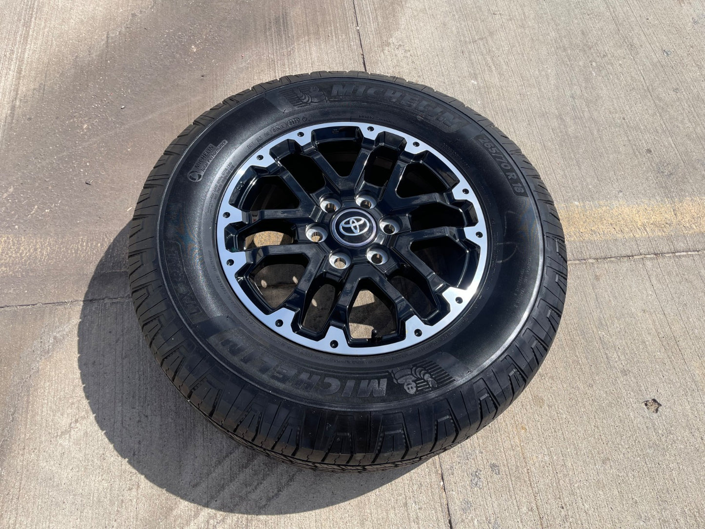 (1) 18" Toyota Tundra TRD OEM black wheel rim 75273 95407 Sequoia SET MICHELIN