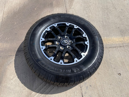 (1) 18" Toyota Tundra TRD OEM black wheel rim 75273 95407 Sequoia SET MICHELIN