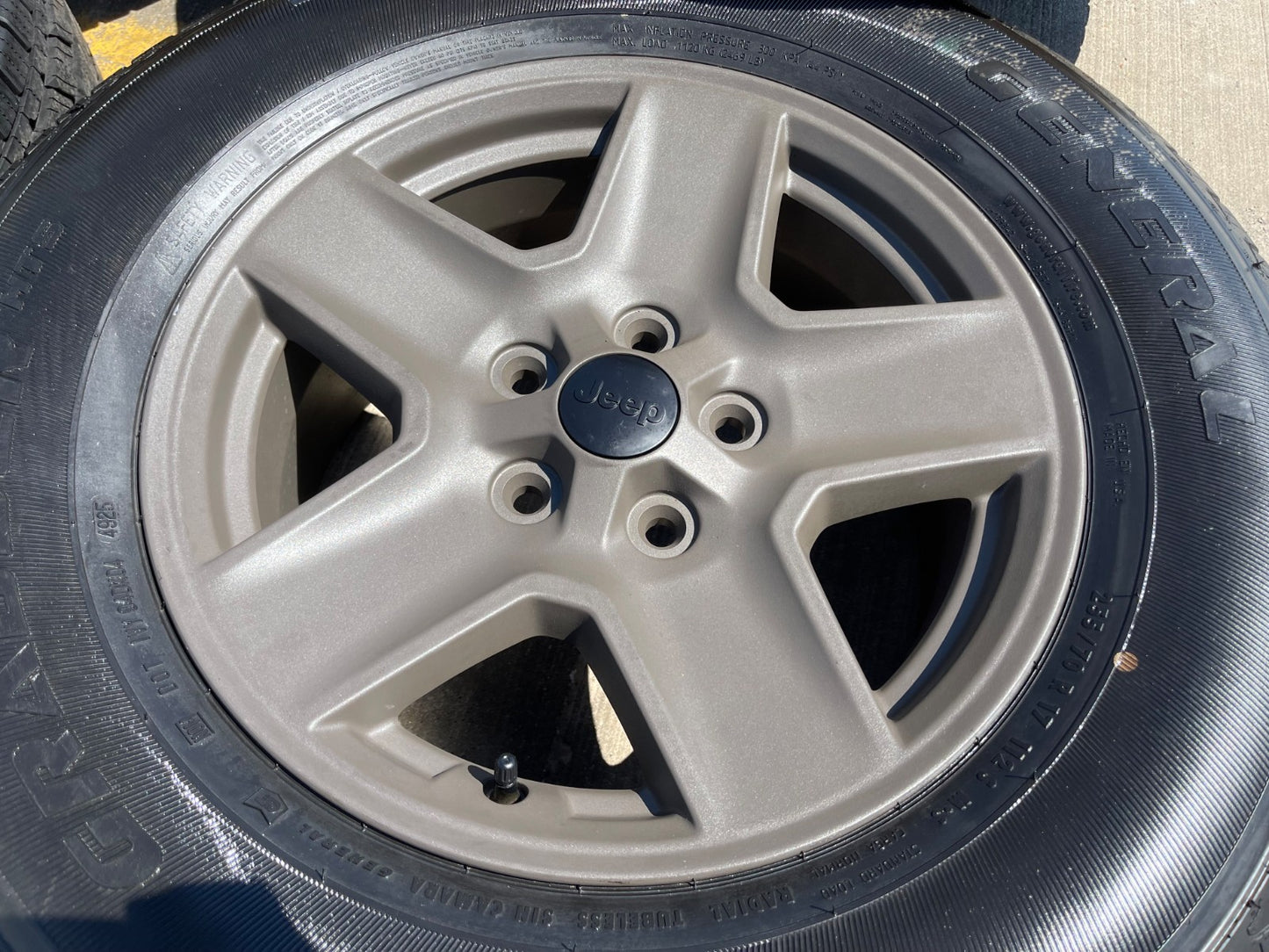 17" Jeep Gladiator MILITARY EDITION OEM wheels rims 9235 Wrangler tires NEW