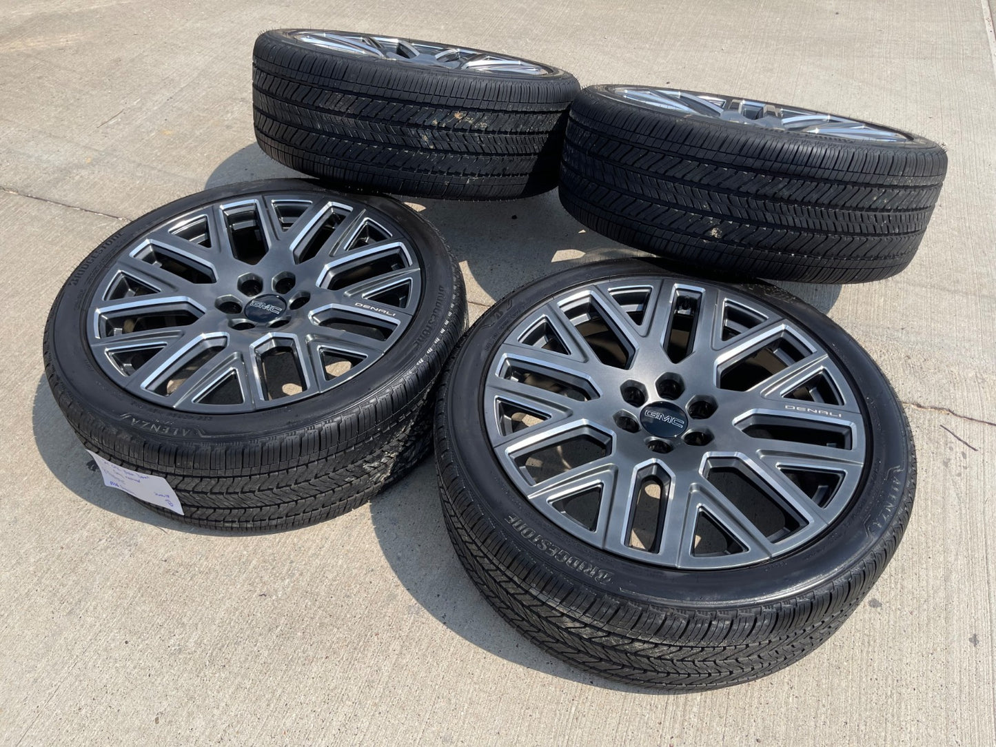 24" GMC Yukon Sierra DENALI OEM wheels rims BRIDGESTONE 2024 2025 2026 2027 NEW