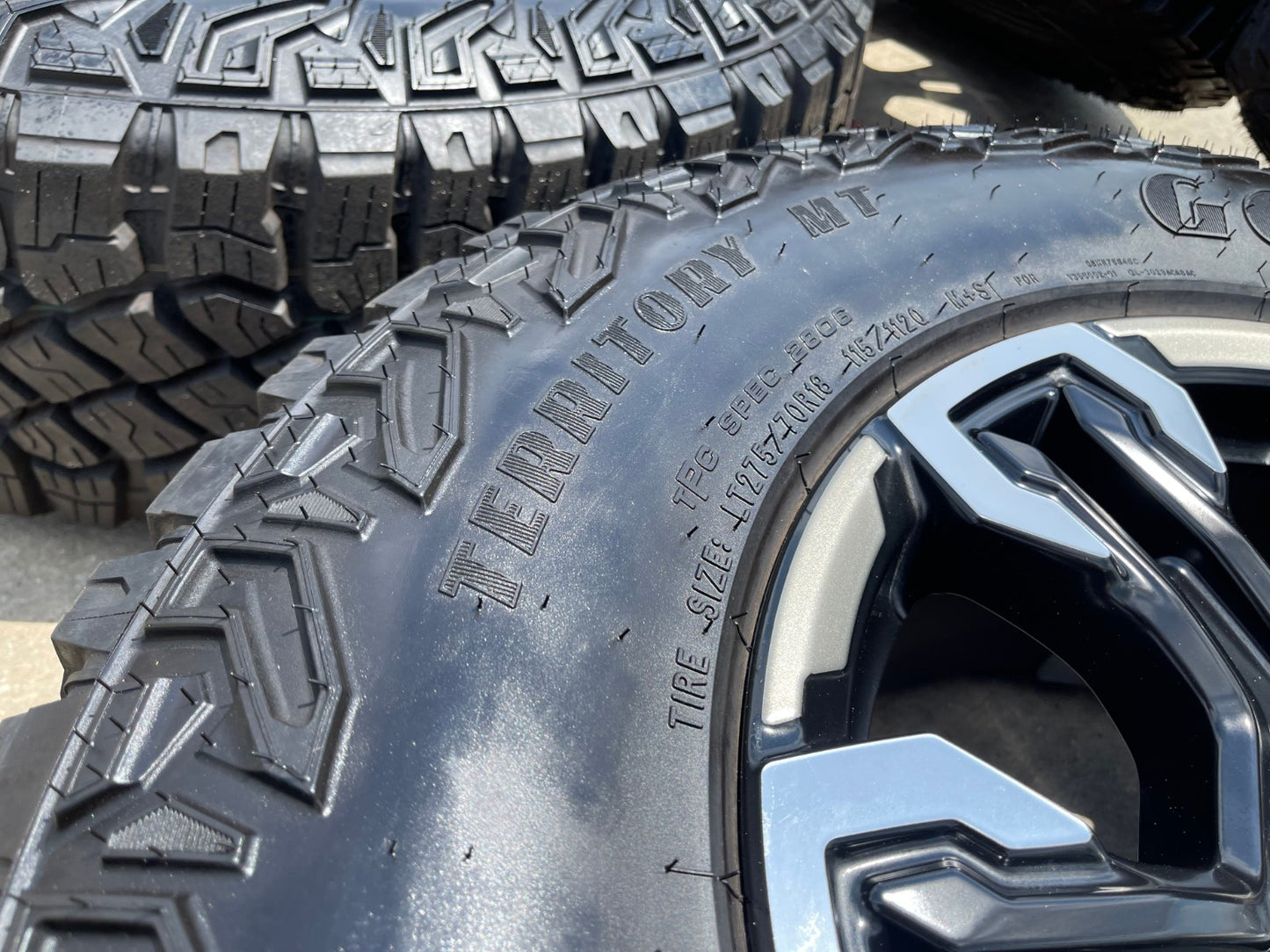 18" Chevy Silverado ZR2 Tahoe TRAIL BOSS Sierra OEM 95415 wheels rims tires NEW