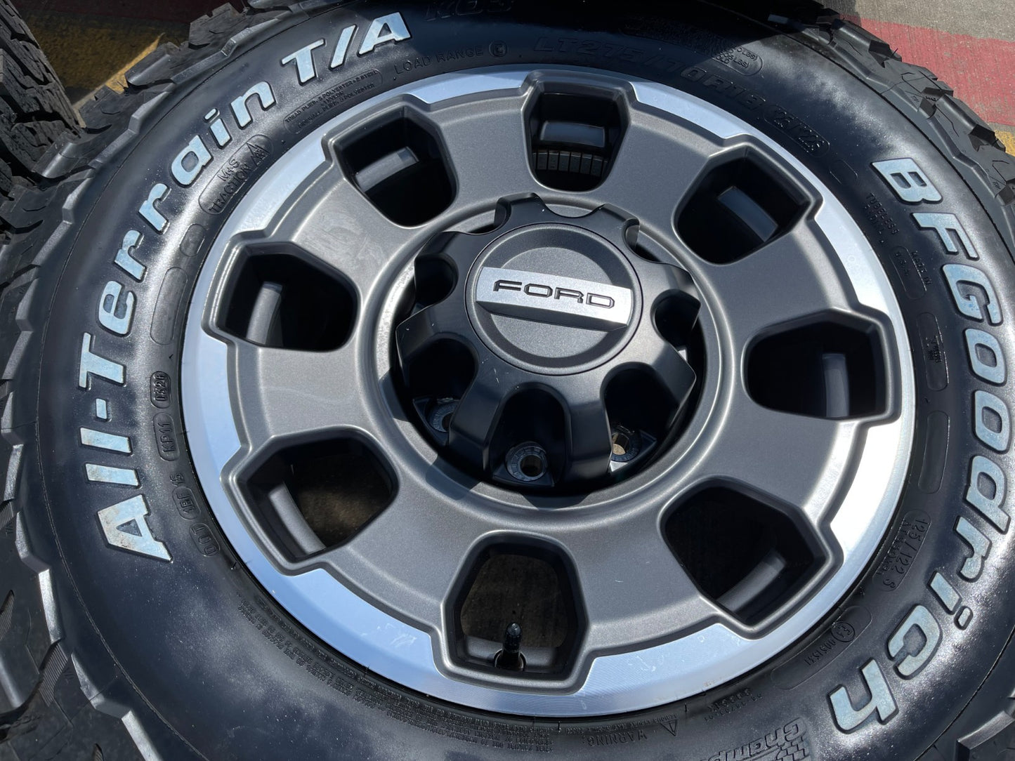 18" Ford F-250 F-350 OEM TREMOR rims wheels 10482 tires BFG KO3 A/T 33" NEW