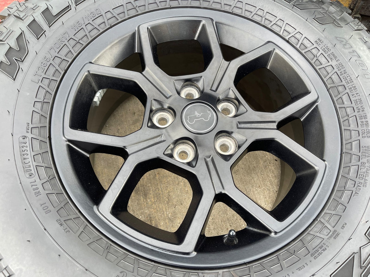 17" Jeep Gladiator RUBICON OEM wheels rims black Wrangler 9326 FALKEN MT 33" NEW