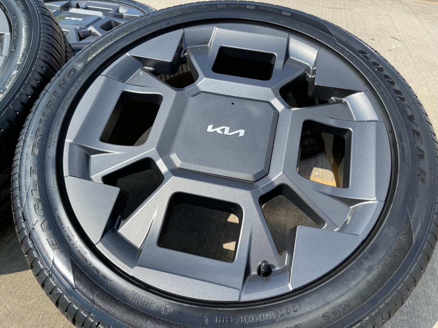 19" Kia K4 K5 OEM wheels rims 95983 Carnival Sonata Stinger Forte 2024 2025 NEW