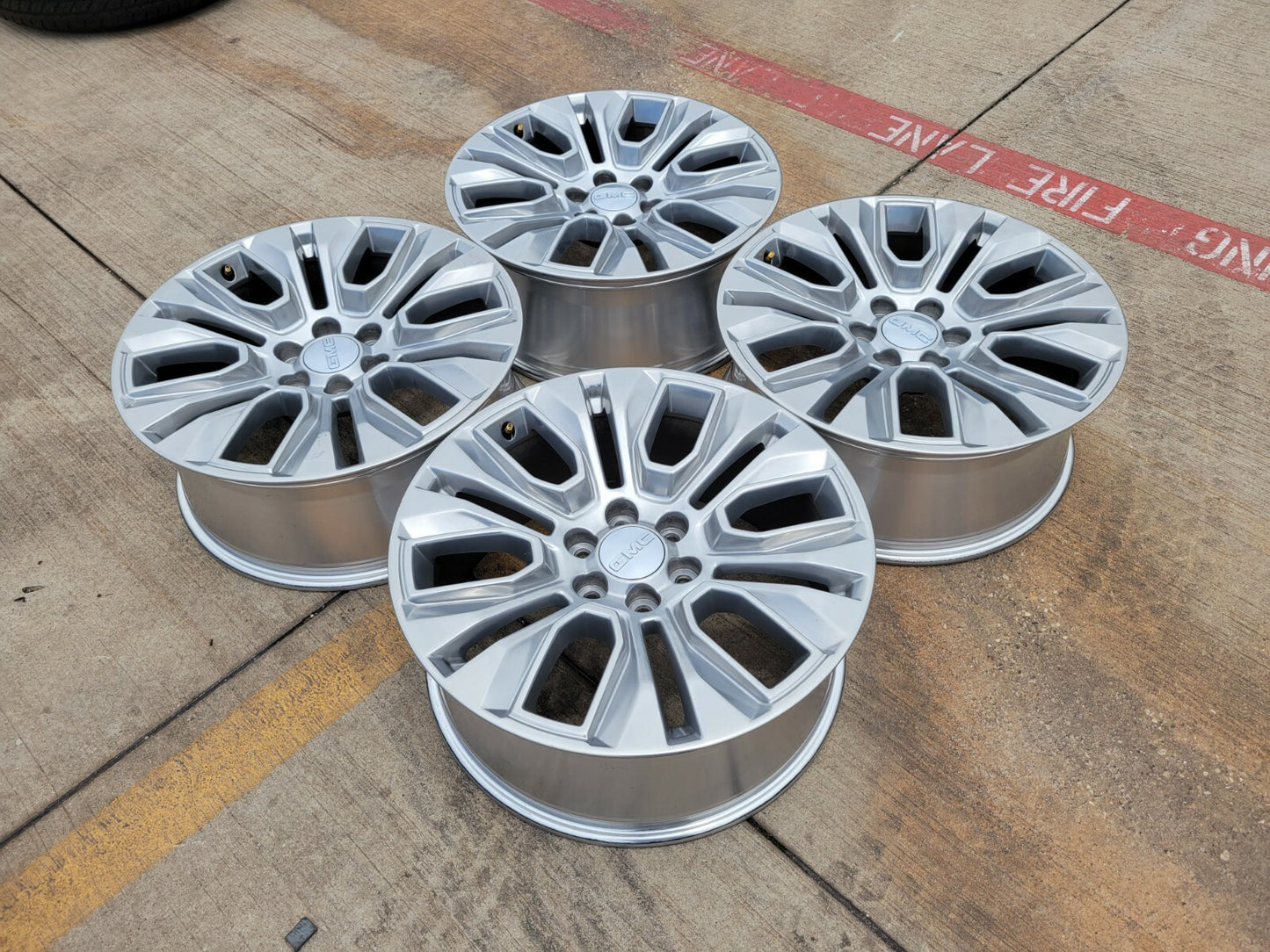(1) 22" GMC Yukon Sierra DENALI Chevy 5943 OEM wheel rim 2022 2023 2024 2025 NEW