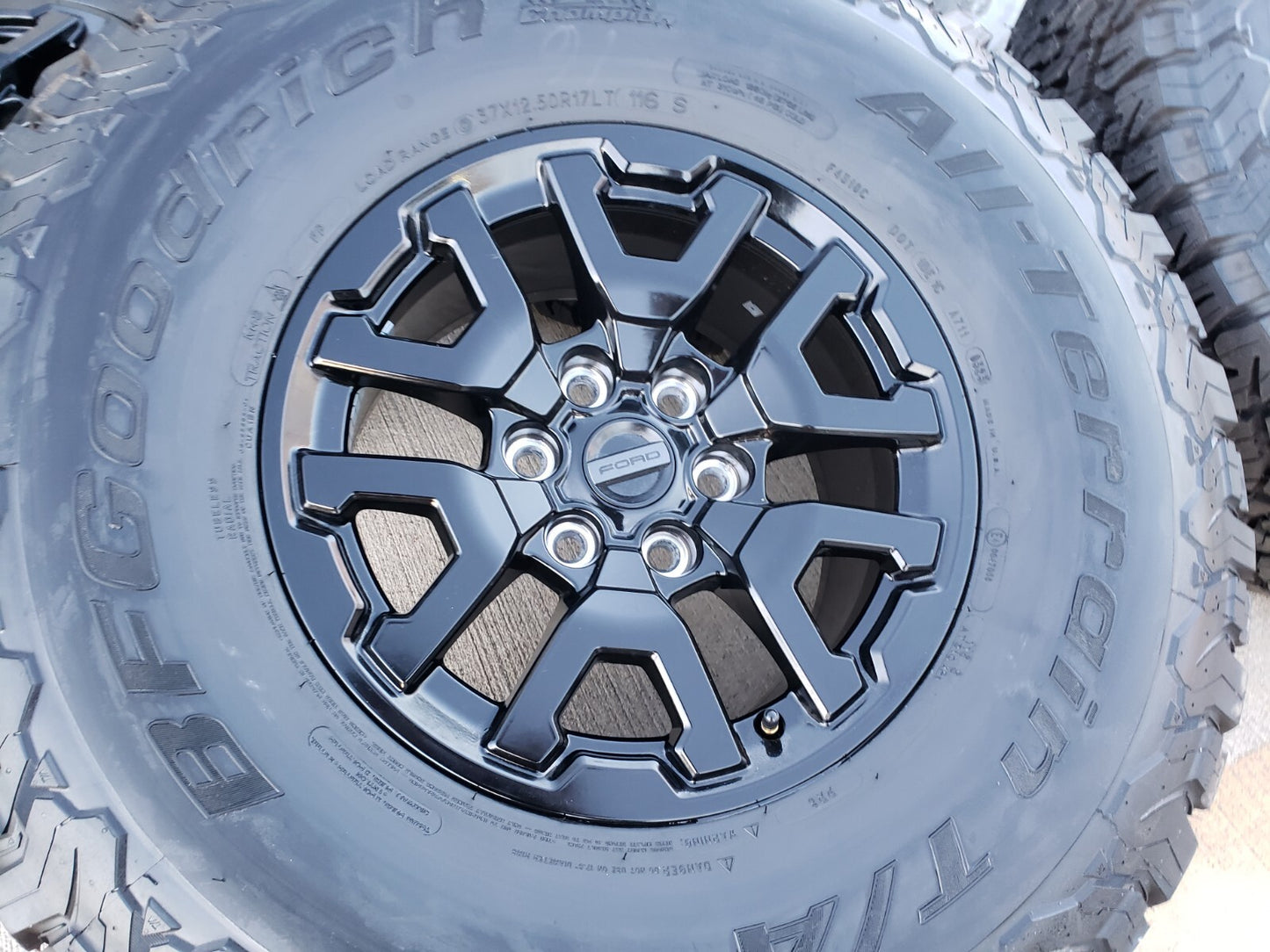17" Ford F-150 Raptor Bronco OEM rims wheels BFG 10461 tires 2025 2026 BFG NEW