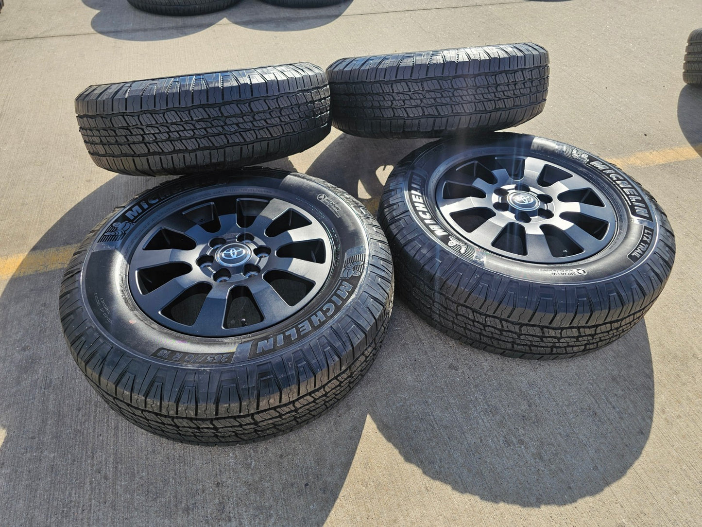 18" Toyota Land Cruiser OEM wheels rims 95952 Tundra Sequoia MICHELIN NEW