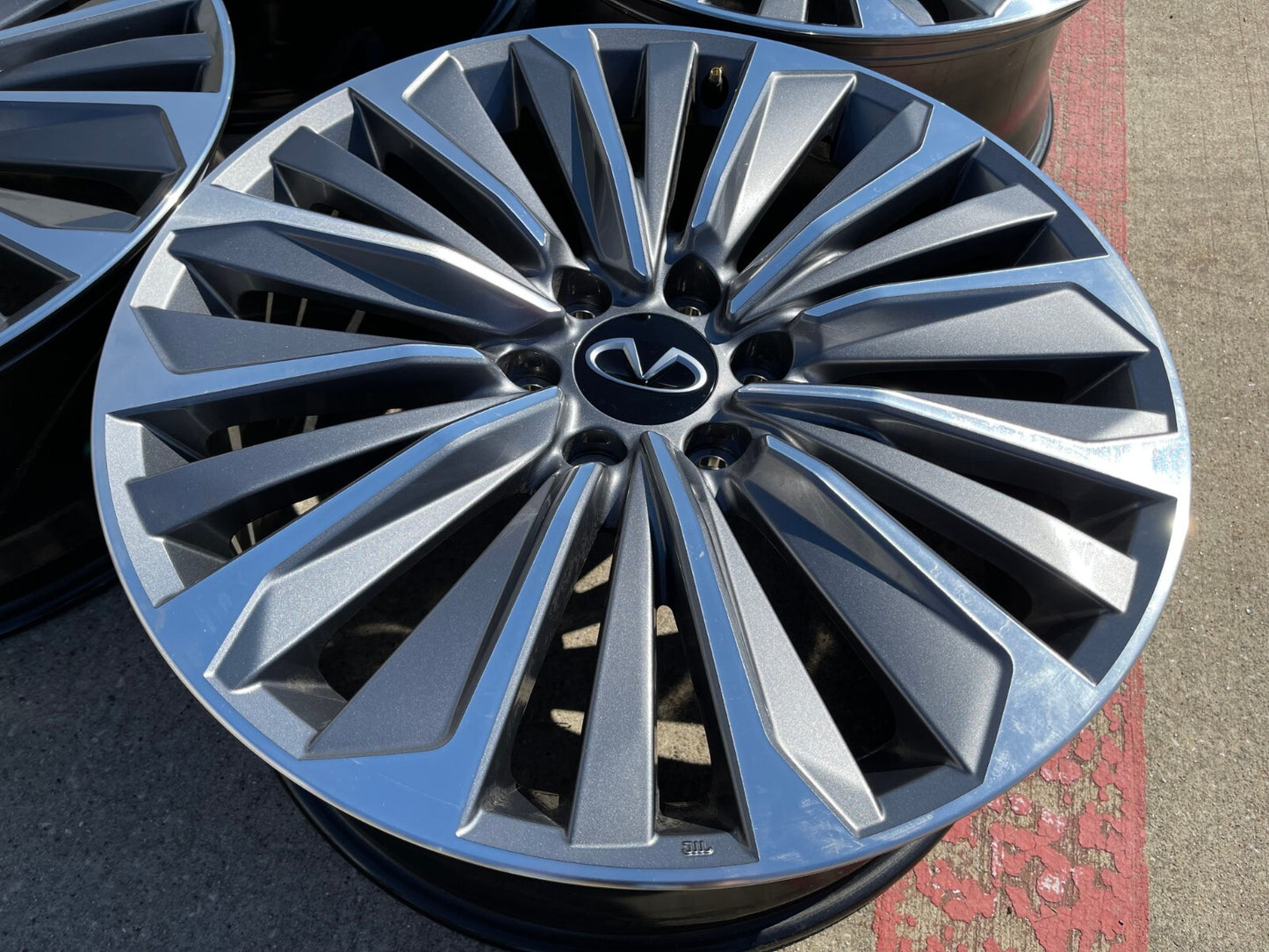(1) 22" Infiniti QX80 QX56 Nissan Titan Armada OEM 94236 wheel rim 2025 2026
