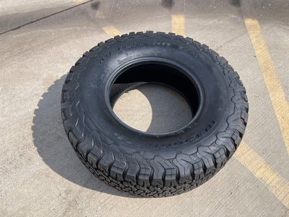 (1) 315/70/17 BFG KO2 A/T tire 315/70R17 LT 10 ply LRC 113S BRAND NEW !!!