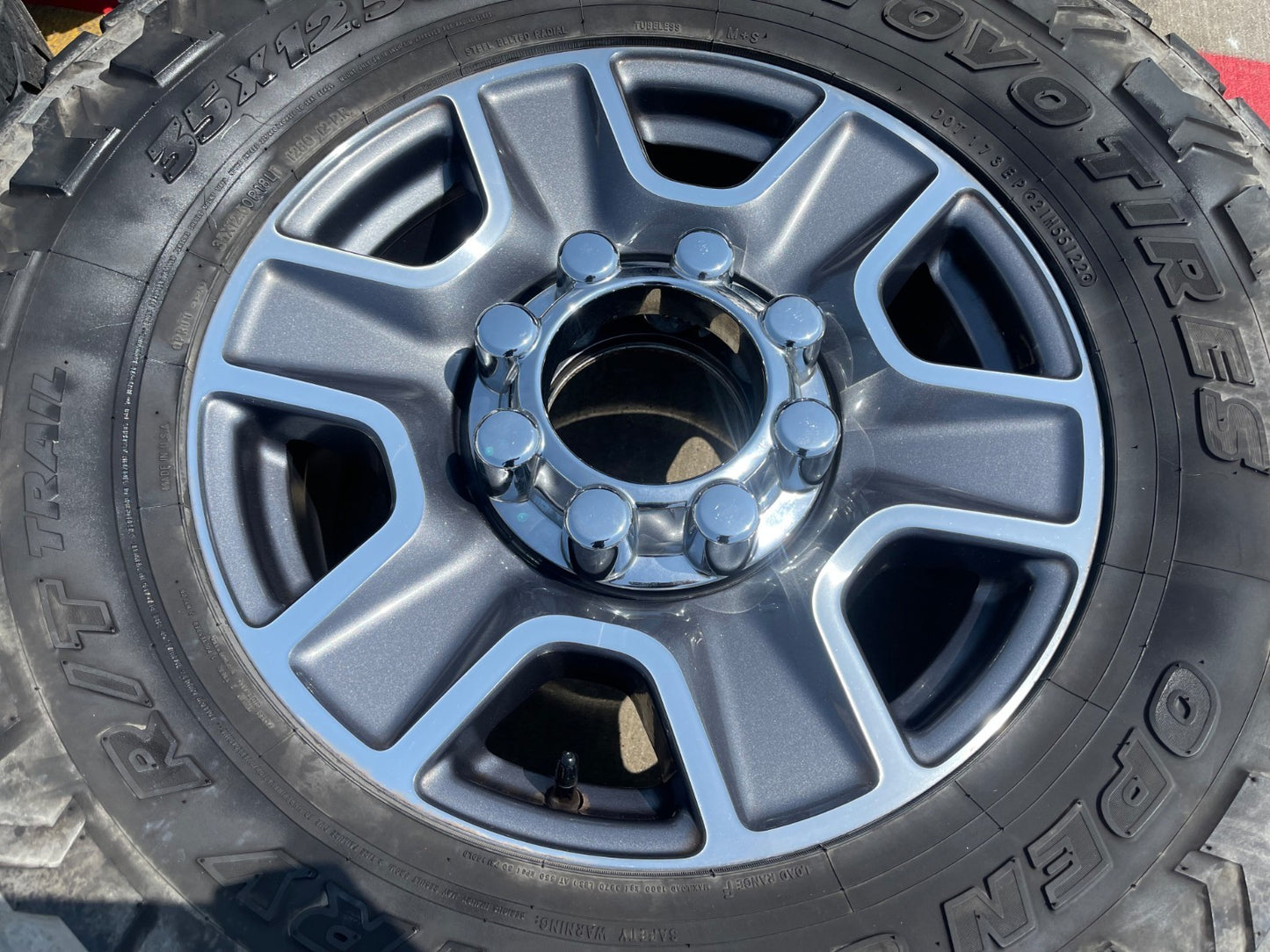 18" Ford F-250 F-350 Lariat FX-4 OEM wheels 10480 10298 SET tires TOYO 35"