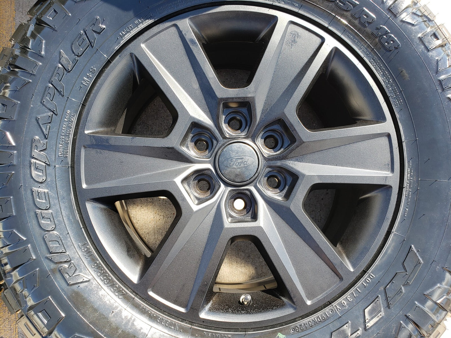 18" Ford F-150 Expedition TREMOR OEM rims wheels 3997 NEW NITTO