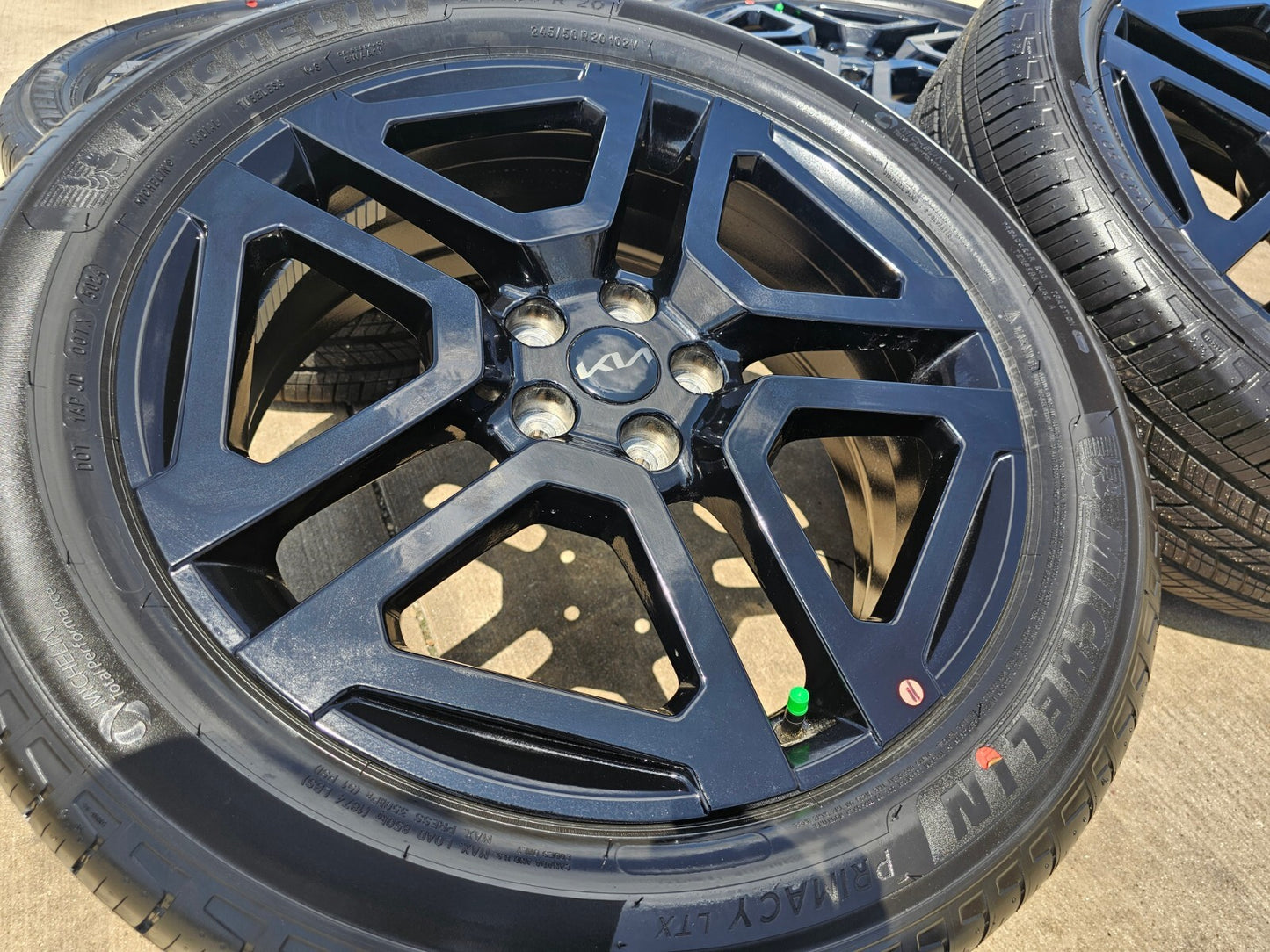 20" Kia Telluride Prestige X-PRO OEM wheels rims 74721 Sedona 2023 2024 2025 NEW