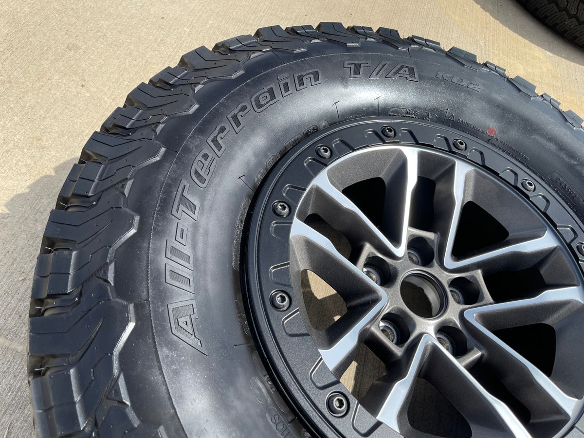 17" Jeep Wrangler 392 Gladiator Rubicon OEM 9329 BEADLOCK wheel rim BFG 35" NEW