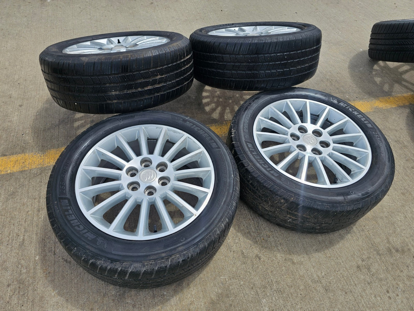 19" Buick Enclave GMC Acadia OEM 4079 wheels rims Chevy Traverse 6x132