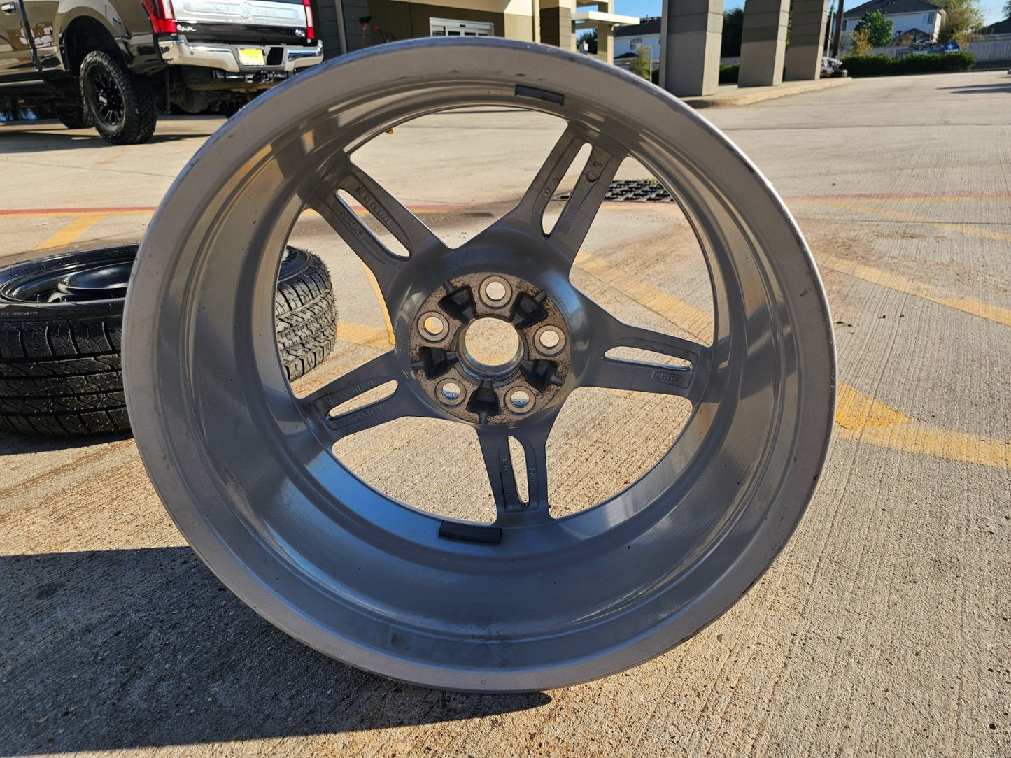 19" Chevy Corvette C8 OEM wheel rim 14007 96704 FRONT 2023 2024 2025 2026 NEW