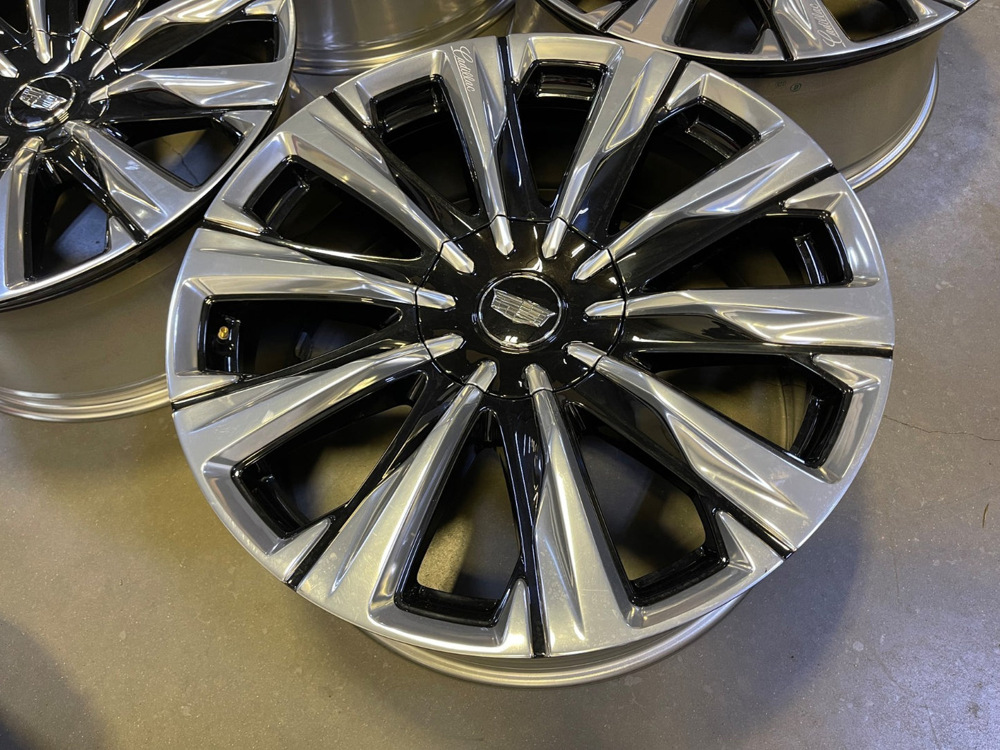 24" Cadillac Escalade PLATINUM OEM wheels rims V SET 2024 2025 2026 2027 NEW