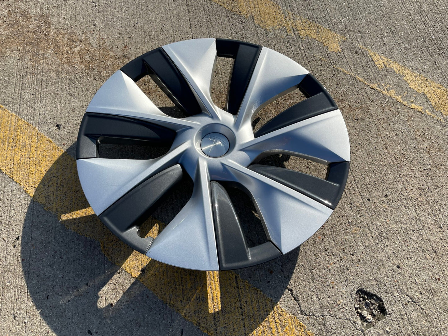 19" Tesla Model Y OEM wheel cap cover 190256 3 spare 2021 2022 2023 2024 2025