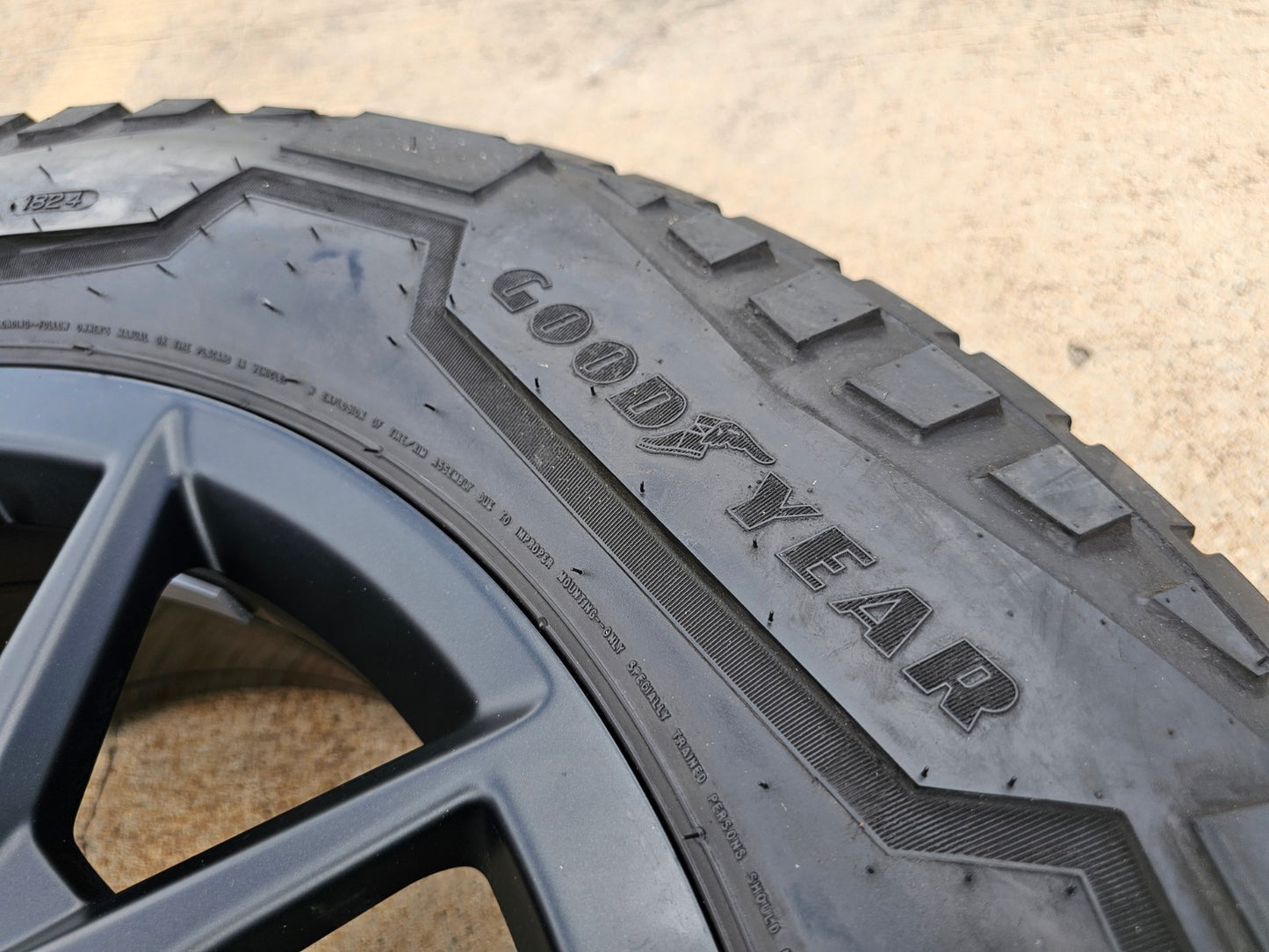(1) 20" Tesla Cyber Truck OEM 94166 wheel rim 2024 2025 2026 2027 Cybertruck