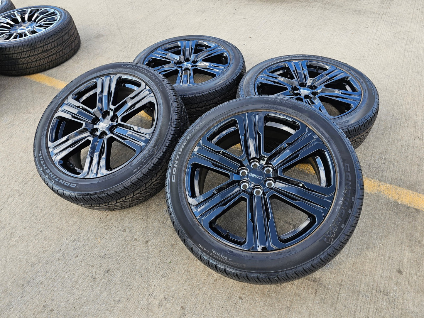 22" GMC Acadia OEM wheels rims Blazer Traverse Buick Enclave XT6 2025 2026 NEW