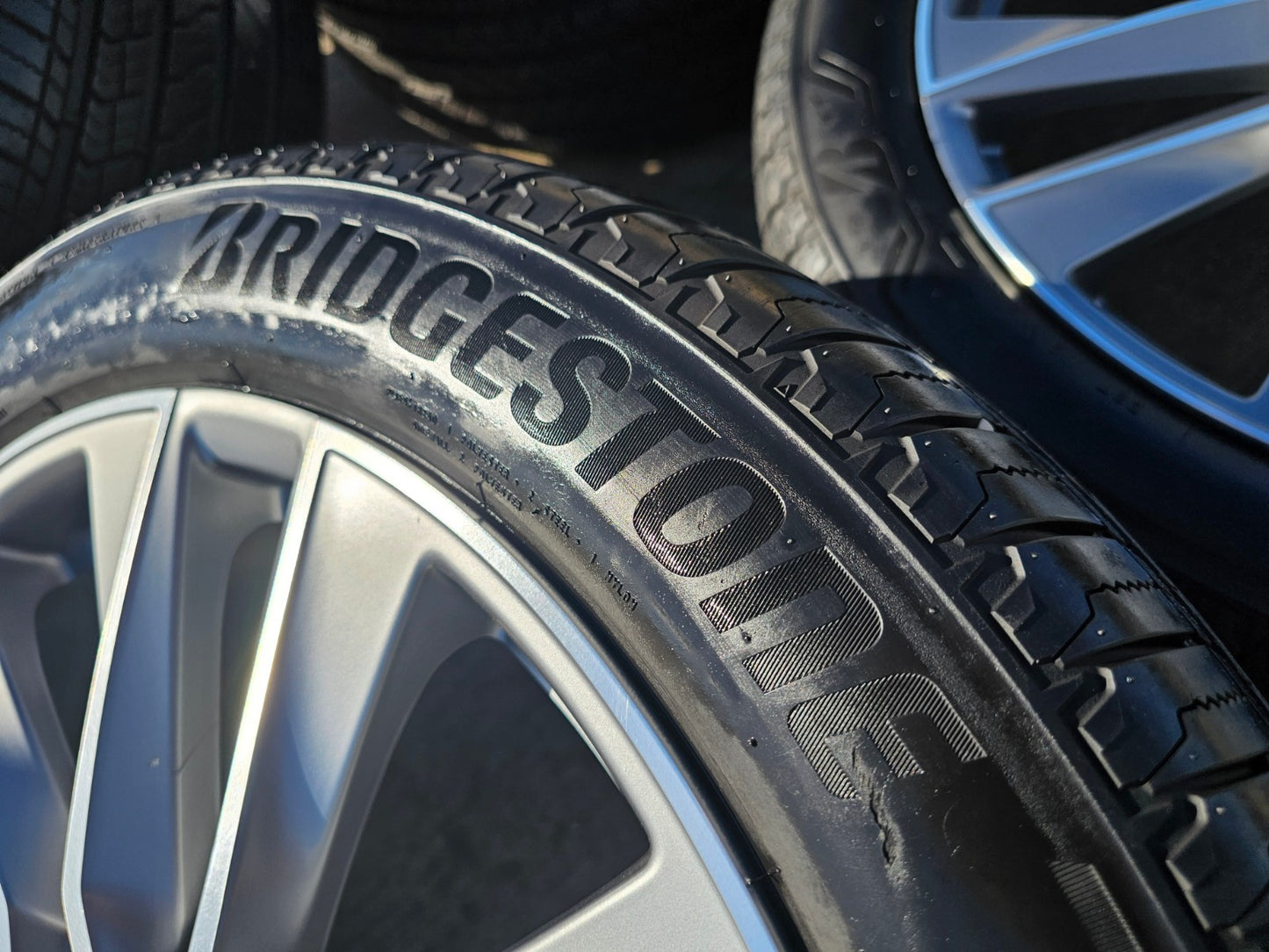 21" Cadillac XT6 XT5 SRX OEM 4851 wheels rims 2023 2024 2025 2026 BRIDGESTONE