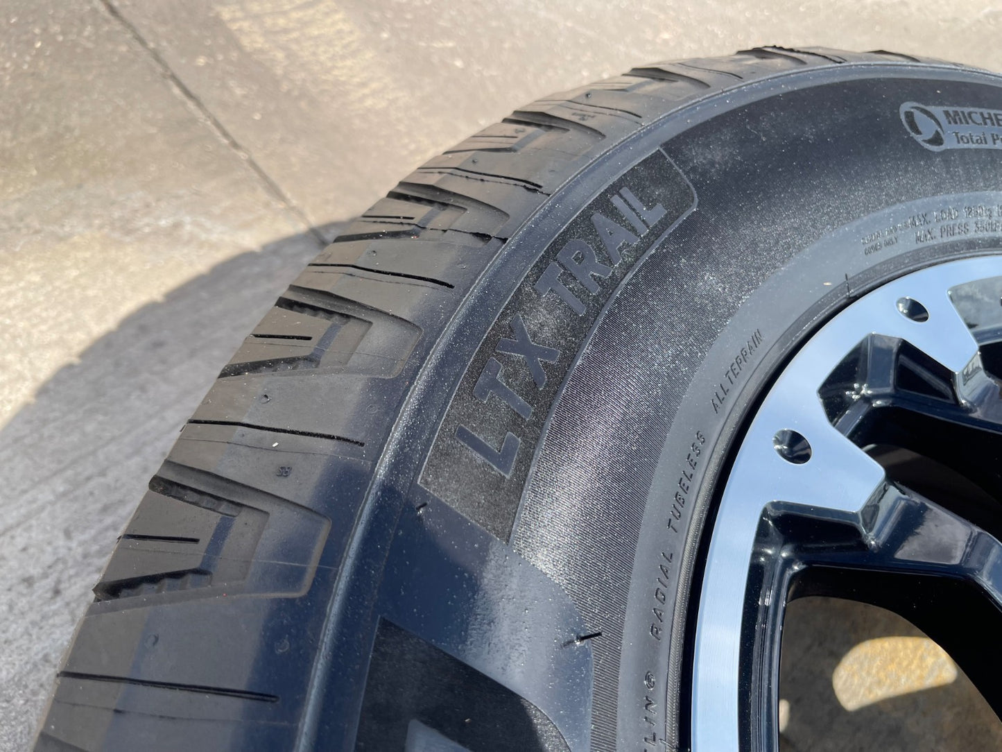 (1) 18" Toyota Tundra TRD OEM black wheel rim 75273 95407 Sequoia SET MICHELIN