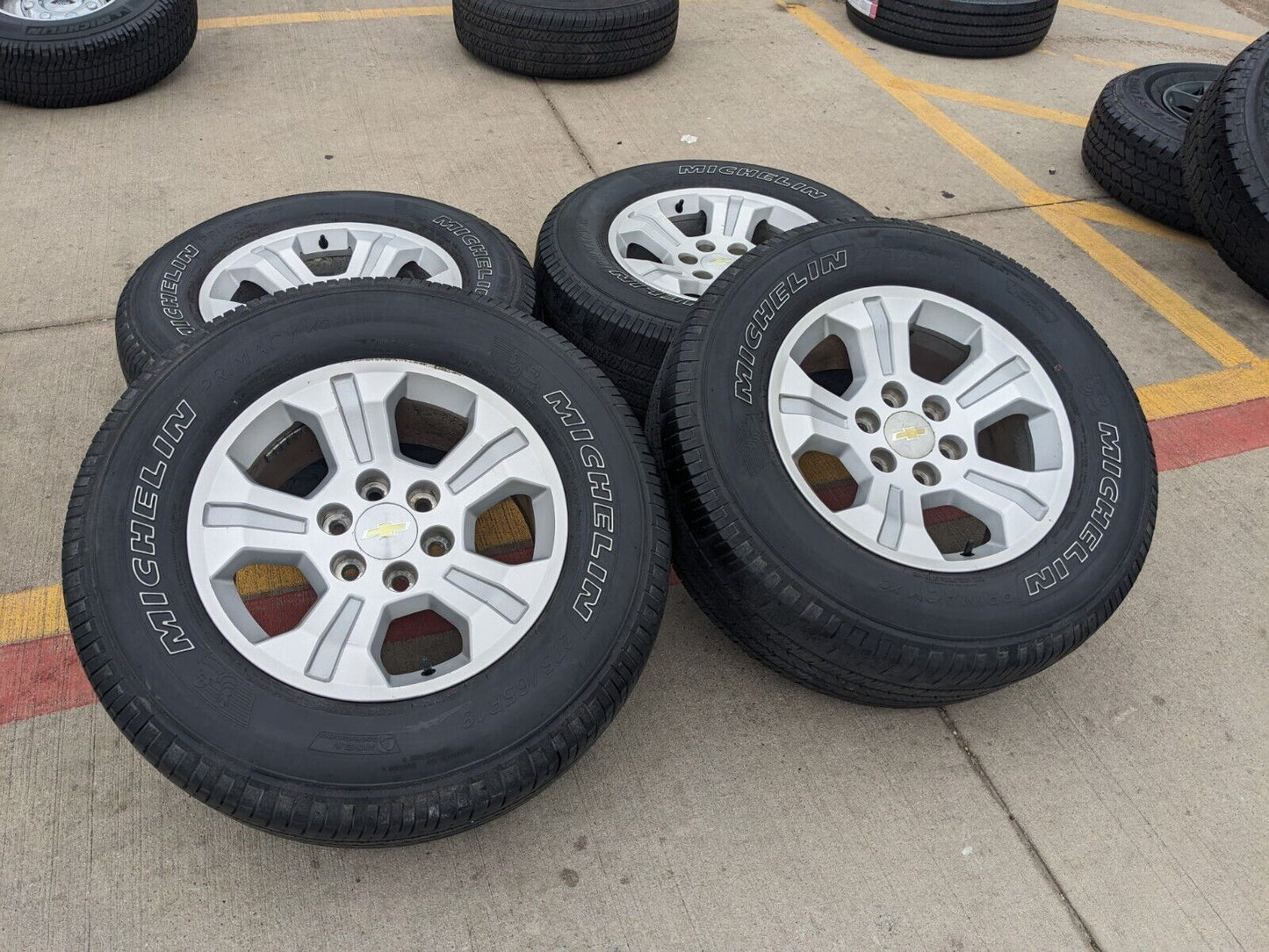 18" Chevy Tahoe Suburban Z71 OEM 5647 5753 wheels tires Silverado 1500